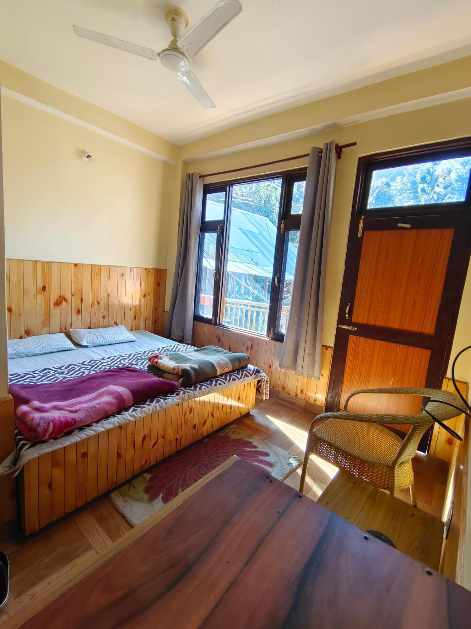 Trinity Homestay Касоль Экстерьер фото